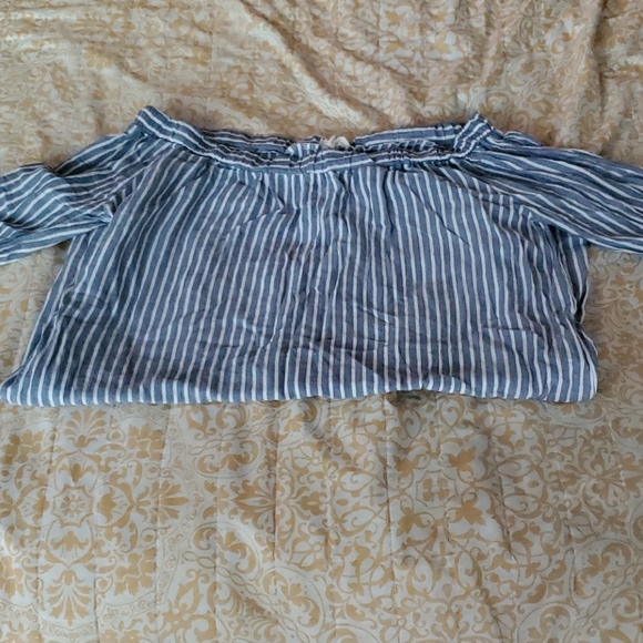 Womens blouse - Picture 2 of 3